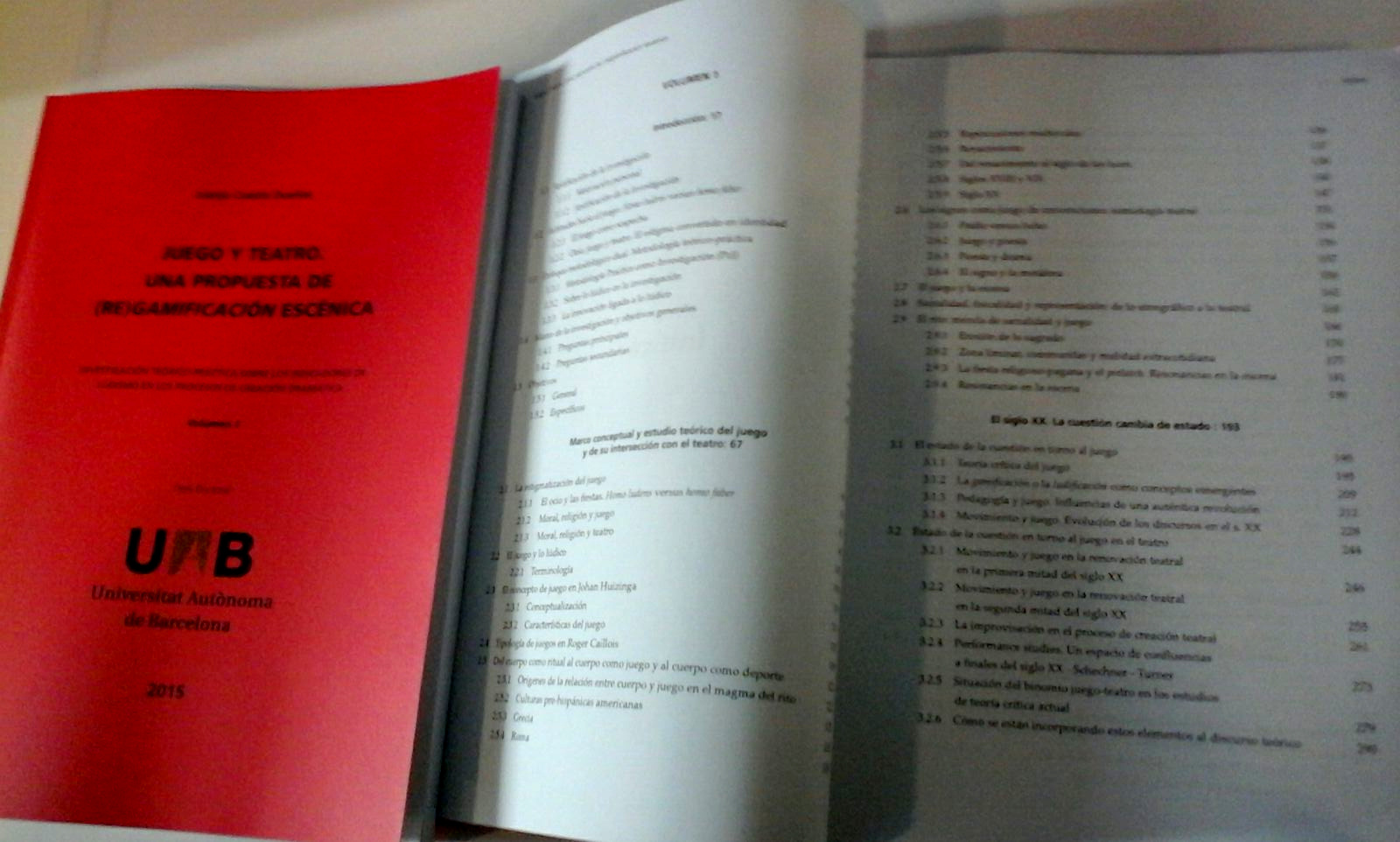 Cover and interior of the doctoral thesis Juego y Teatro